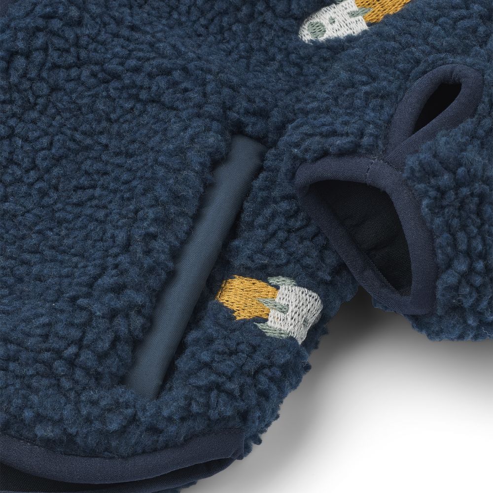 fcdafbe35a63f121fb4d7d7db2c2d23d