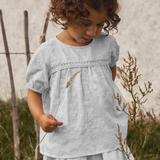 Lil' Atelier T-shirt med kort ärm och elegant utsmyckning Loose Plein Air NMFJIVA